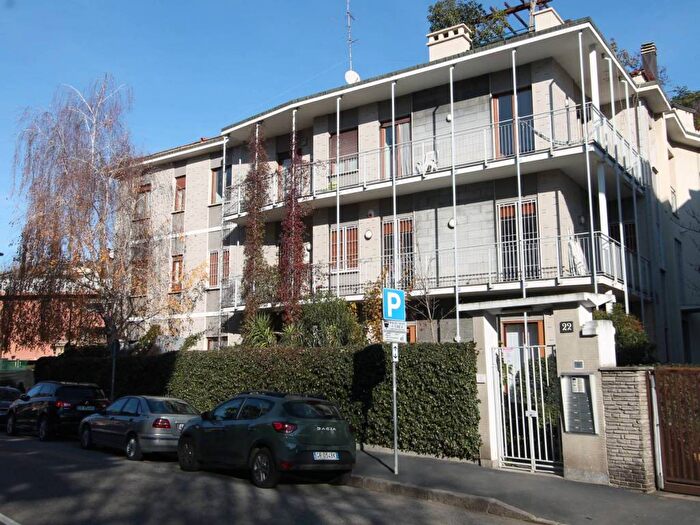 Appartamento bilocale in affitto in Via Tullo Morgagni, Maggiolina, Milano