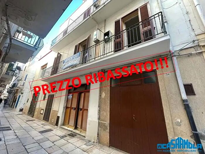 Appartamento con 6 locali in vendita in Via Francesco Crispi, Mola Di Bari
