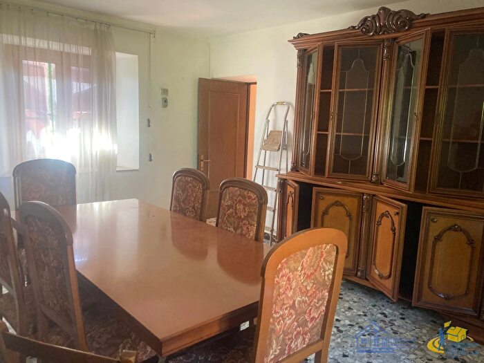 Casa con 7 locali in vendita in Monchio Delle Corti
