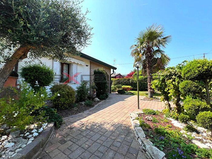 Casa quadrilocale in vendita in Via G Matteotti N Bis Cavarzere Ve, Cavarzere