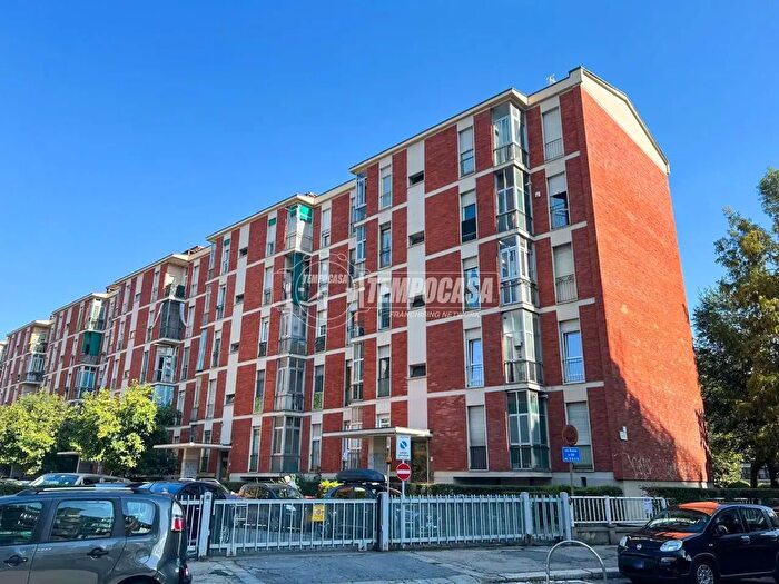 Appartamento quadrilocale in vendita in Via Boston, Torino