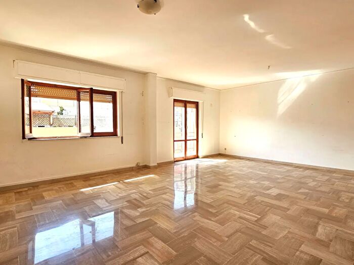 Appartamento con 6 locali in vendita in Palermo