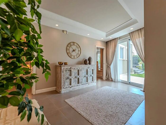 Casa quadrilocale in vendita in Via Luigi Pirandello, San Giovanni La Punta