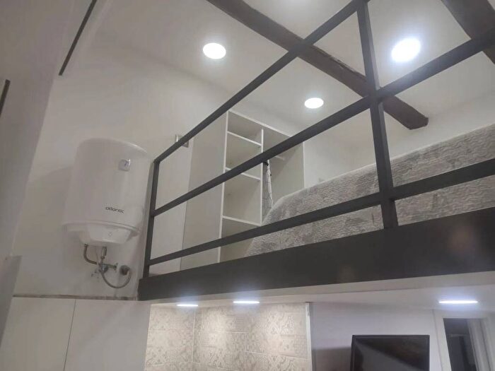 Appartamento monolocale in affitto in Vico Caricatoio, Vomero, Napoli