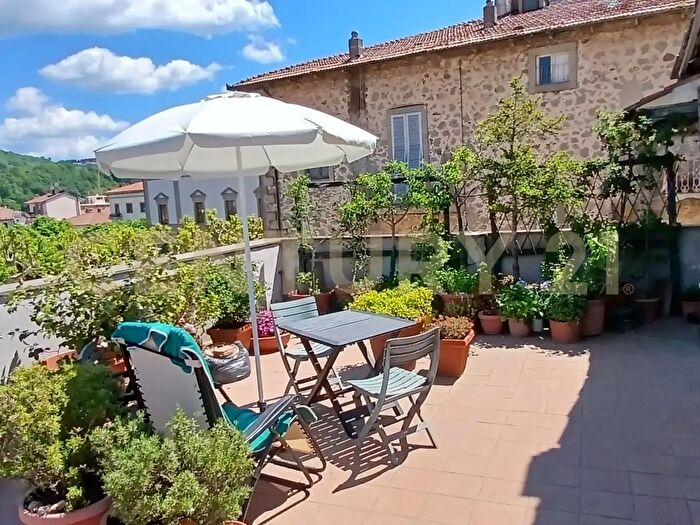 Appartamento con 9 locali in vendita in Via Isidoro Maggi, Arcidosso