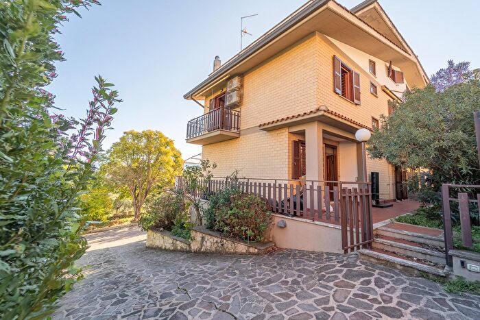 Casa con 5 locali in vendita in Monterotondo