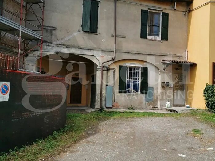 Appartamento trilocale in vendita in Strada Barchetta, Modena