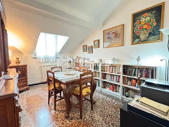 Appartamento con 5 locali in vendita in Piazza Paolo da Novi, Genova