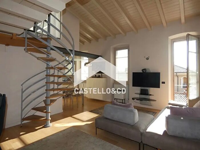 Appartamento bilocale in affitto in Via Chiesa, Padenghe Sul Garda