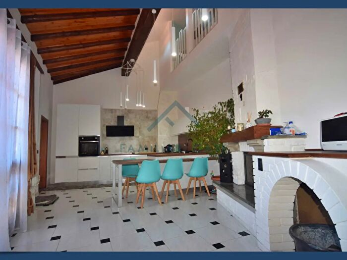 Casa quadrilocale in vendita in Via Santa Croce, Caronno Varesino