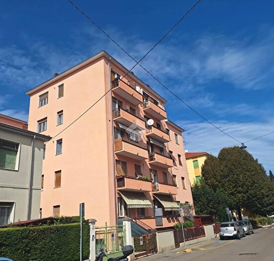 Appartamento trilocale in vendita in Via Oristano, Parma