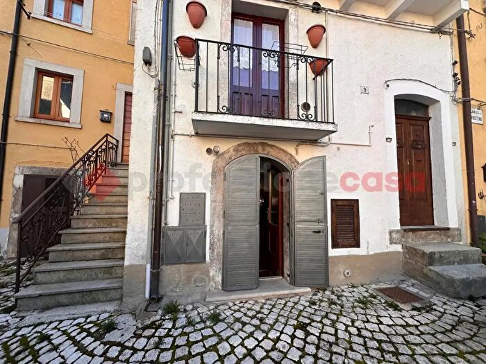 Appartamento bilocale in vendita in Via Largo Barbottina, Pescasseroli