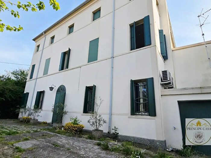 Casa con 10 locali in vendita in Via Roma, SantElena