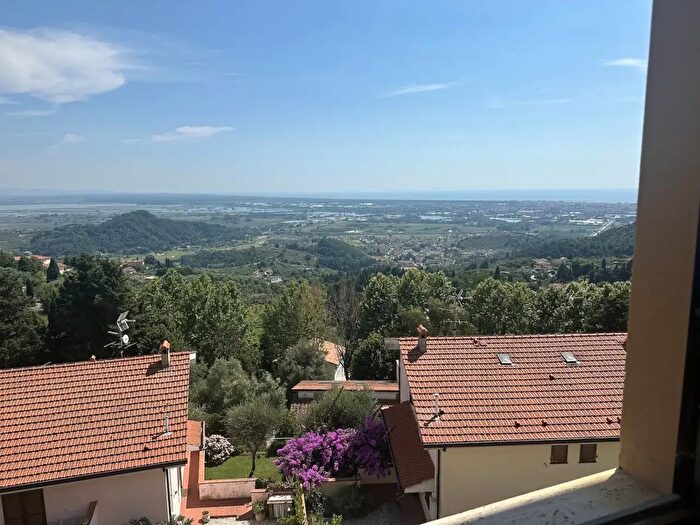 Appartamento con 5 locali in vendita in Massarosa