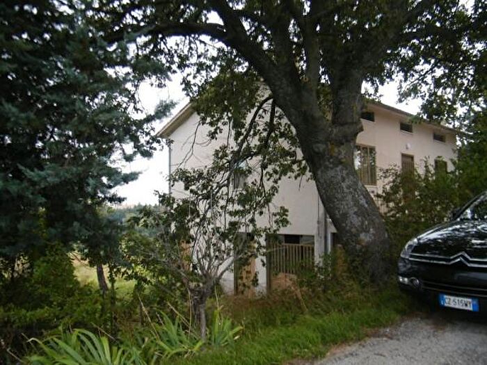 Casa con 6 locali in vendita in Sasso, Serra San Quirico