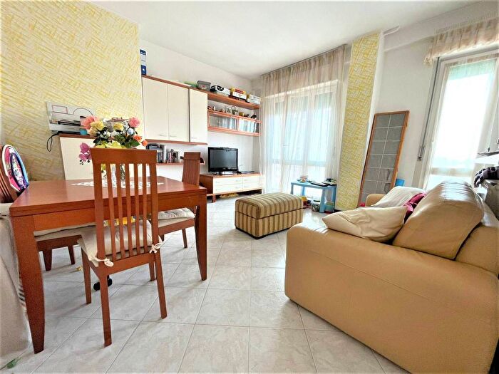 Appartamento bilocale in affitto in Via Cassanese, Segrate Centro, Segrate