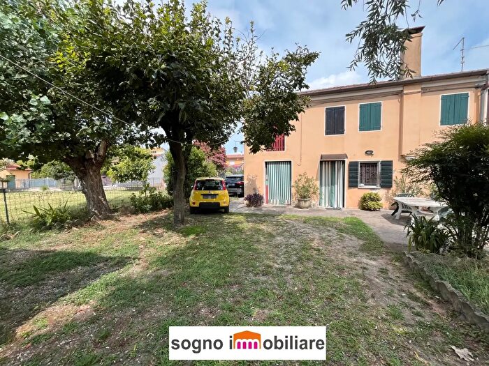 Casa quadrilocale in vendita in Via Pierdomenico Frattini, Legnago