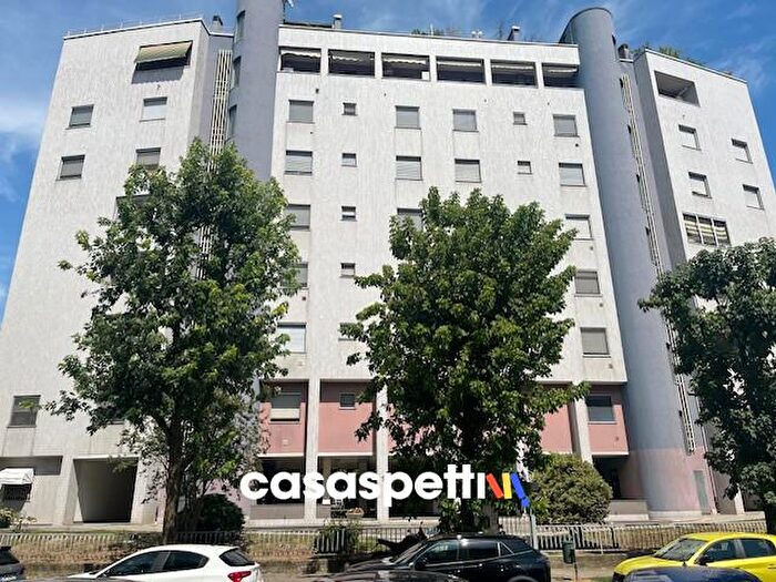 Appartamento trilocale in vendita in Via Massimo dAzeglio, Rozzano