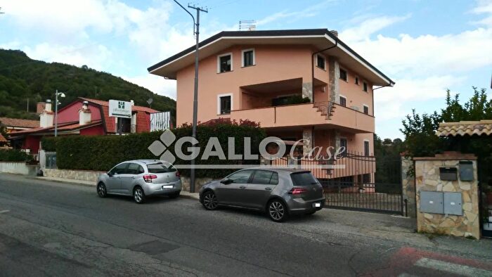 Appartamento quadrilocale in vendita in Via a De Gasperi Marano Marchesato, Marano Marchesato