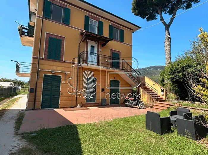 Appartamento con 5 locali in vendita in Traversagna Pietrasanta Italia, Pietrasanta