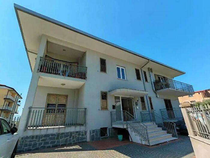 Appartamento quadrilocale in vendita in Via Salvatore Foderaro, Lamezia Terme