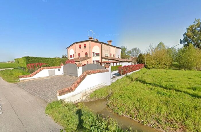 Casa con 6 locali in vendita in Ferrara