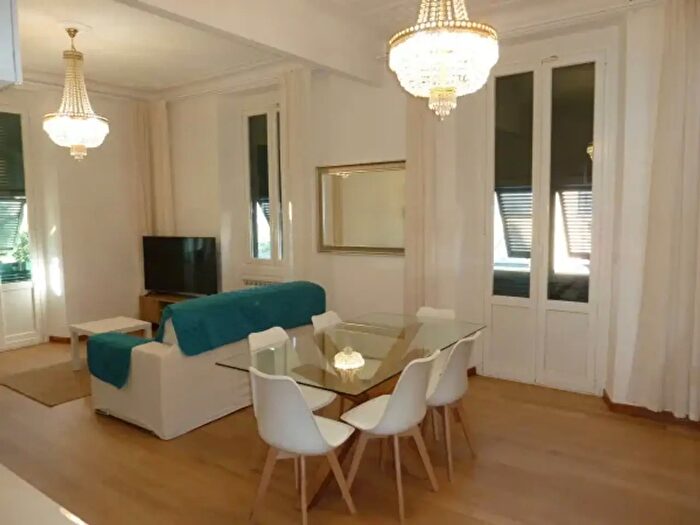 Appartamento trilocale in vendita in Via Maggio Verroggio, Rapallo