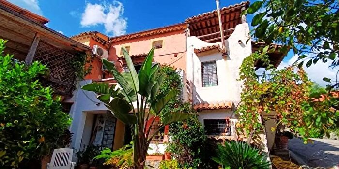 Casa con 14 locali in vendita in Localita Carratelle, Amantea