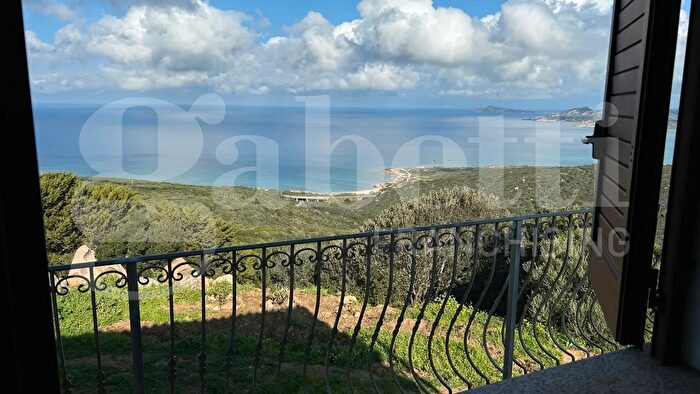 Casa con 5 locali in vendita in Stazzo Marrata Sp d, Aglientu