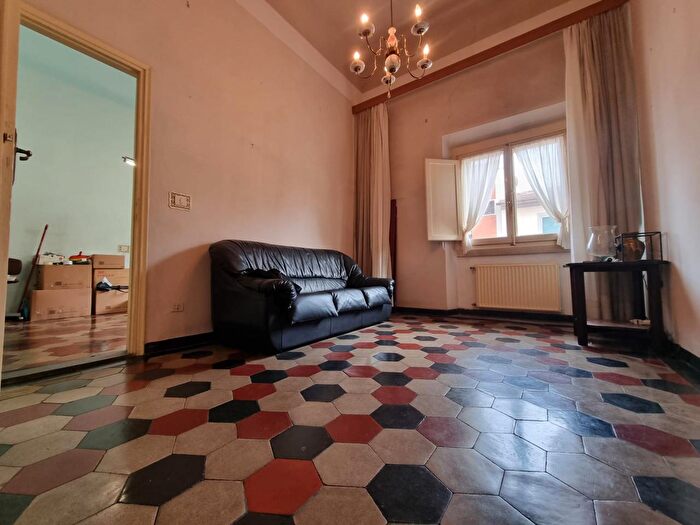 Appartamento con 6 locali in vendita in San Iacopino, Firenze