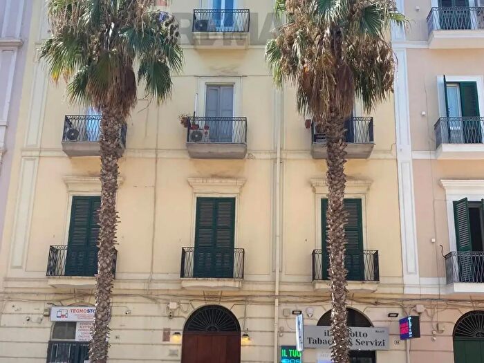 Appartamento con 6 locali in vendita in Via Berardi, Taranto
