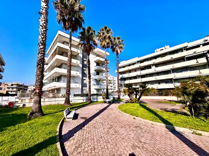 Appartamento trilocale in vendita in Via Sempione, Albenga