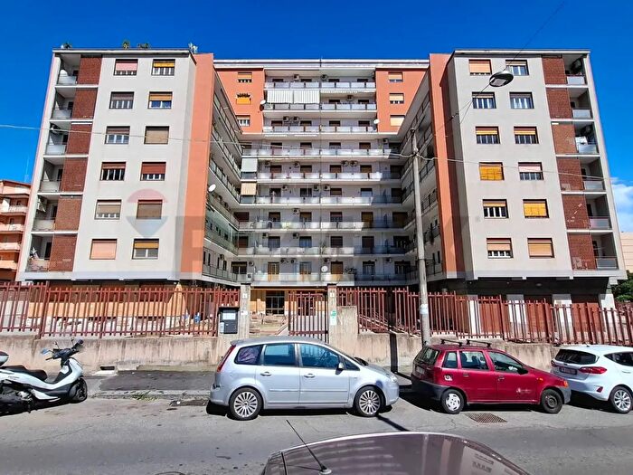 Appartamento quadrilocale in vendita in Via Agostino De Cosmi, Catania