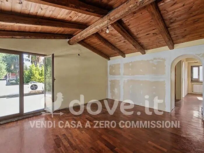 Casa con 6 locali in vendita in Via Policastro, Catania