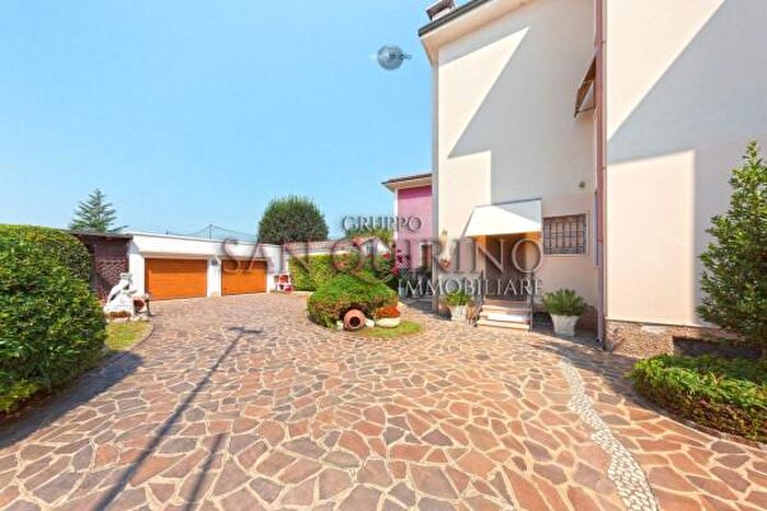 Casa con 6 locali in vendita in Via Ulderico Sabbadini, Dosolo