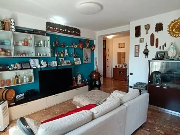 Appartamento quadrilocale in vendita in Via Mario Batà, Macerata