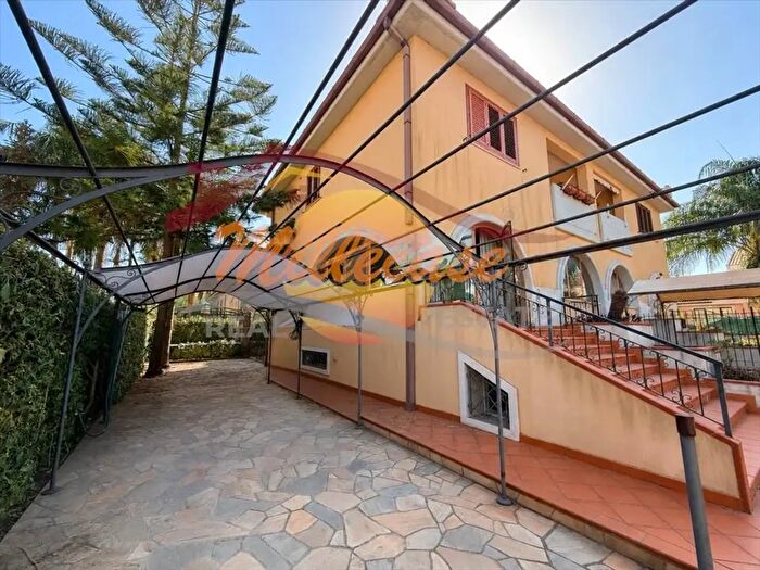 Appartamento con 5 locali in vendita in Siracusa
