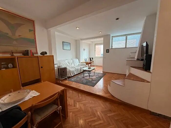 Appartamento trilocale in affitto in Piazza Giuseppe Mazzini, Viareggio