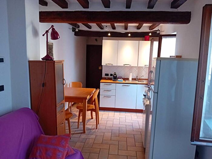 Appartamento bilocale in affitto in Borgo Felino, Centro Storico, Parma