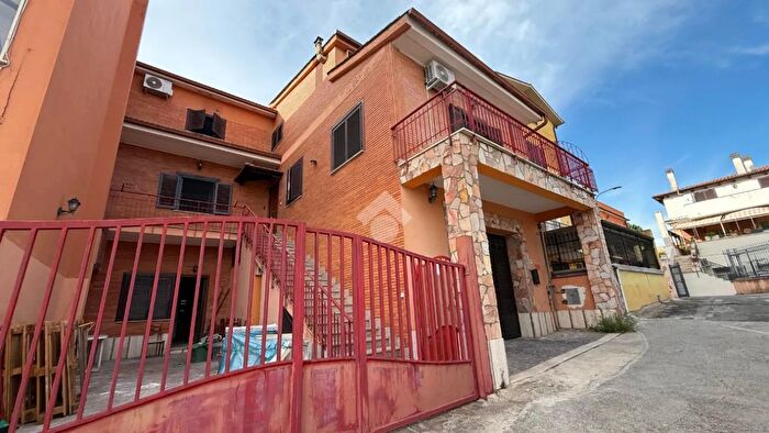 Appartamento con 5 locali in vendita in Via Piave, Capena