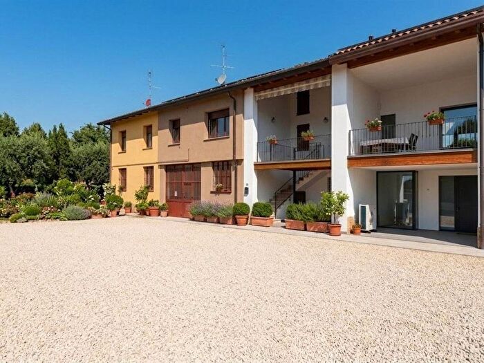 Casa quadrilocale in affitto in Canonica, Triuggio
