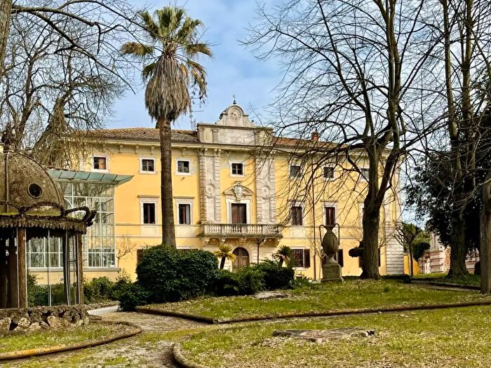 Casa con 20 locali in vendita in Tenimenti dAlessandro, Cortona