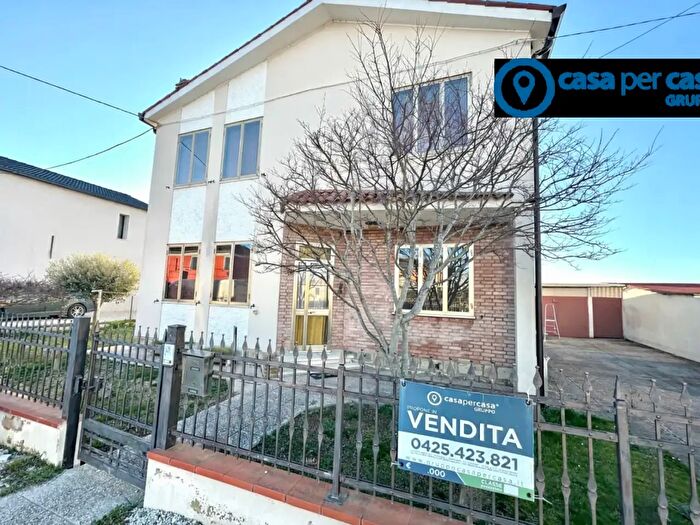 Casa con 5 locali in vendita in Via Guglielmo Marconi, Pontecchio Polesine