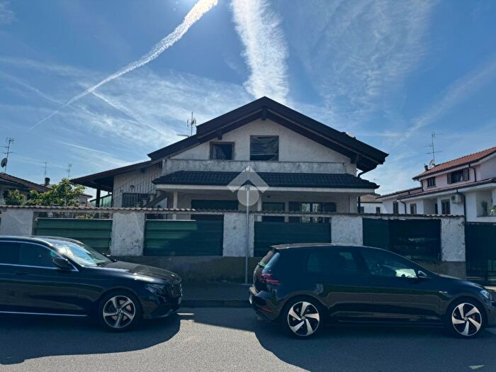 Appartamento bilocale in vendita in Via G Puccini, Noviglio