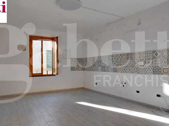 Appartamento quadrilocale in affitto in Centro, Asciano