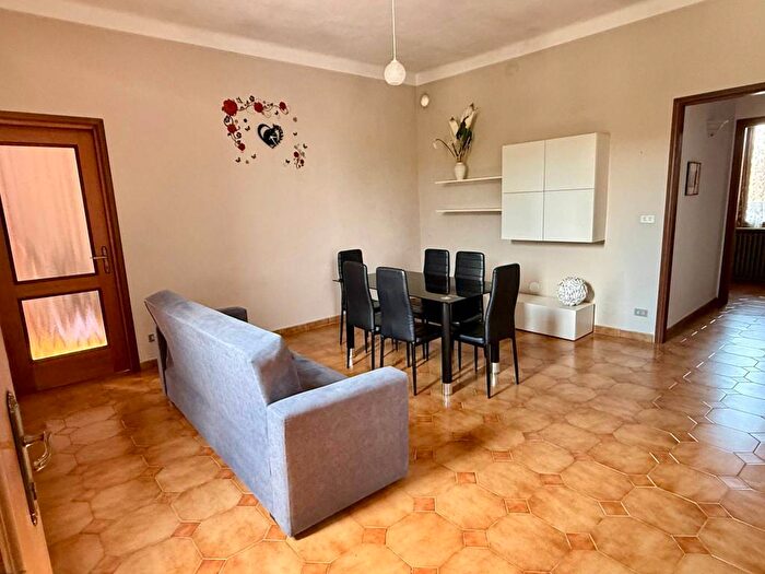 Appartamento trilocale in affitto in Piazza Novembre, Bastia Mondovì