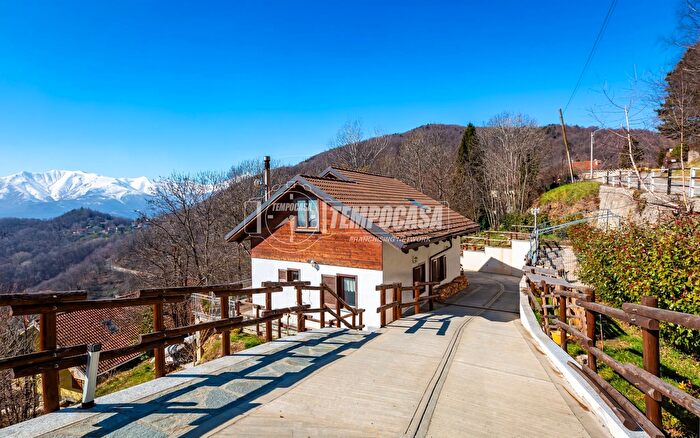 Casa con 6 locali in vendita in Borgo Levrette, Valgioie