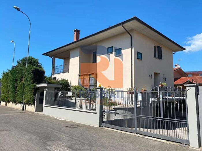 Casa con 5 locali in vendita in Via Maggi, San Martino Siccomario