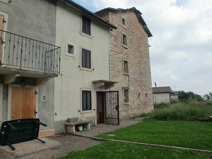 Appartamento trilocale in affitto in Contrada Laite, Valdiporro, Bosco Chiesanuova