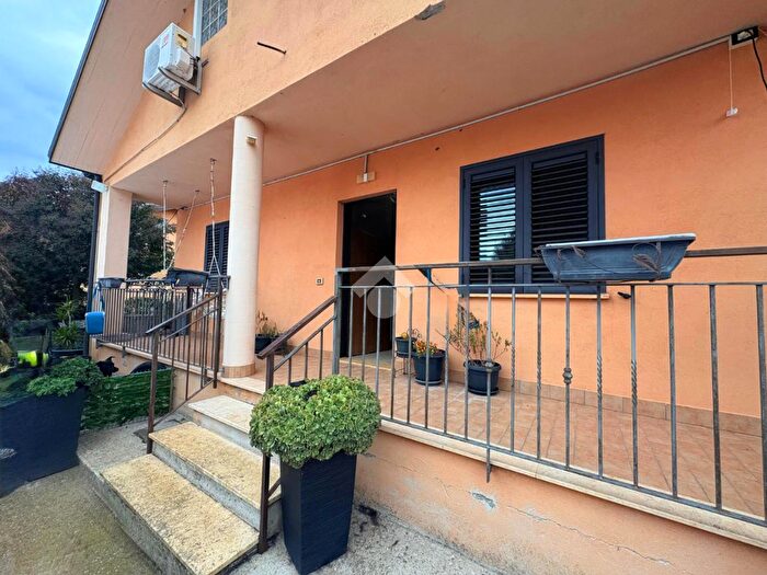 Casa quadrilocale in vendita in Via Alessandro Magno, Rende